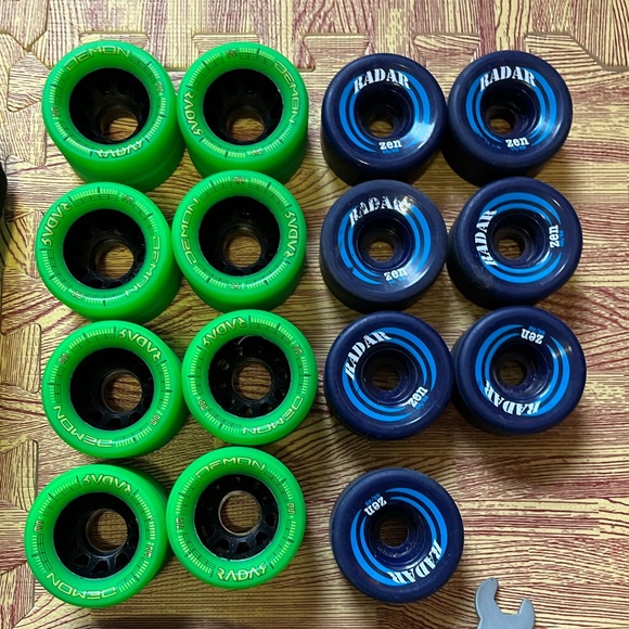 Roller Derby Starter Bundle Riedell R3 Caymen size 6- Med Pads - GUC/NWOT - Picture 9 of 16